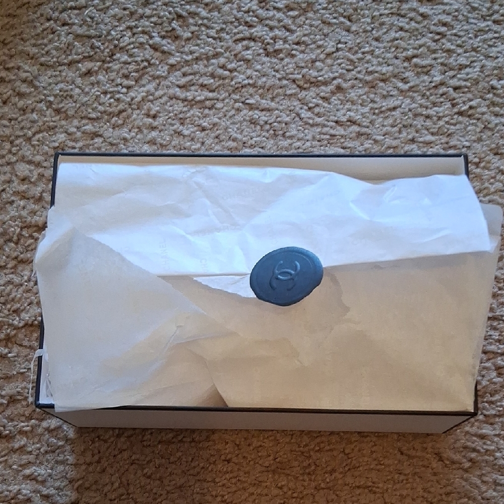 Authentic CHANEL White Box with Black Logo And Chanel Logo Pouch - Picture 3 of 11